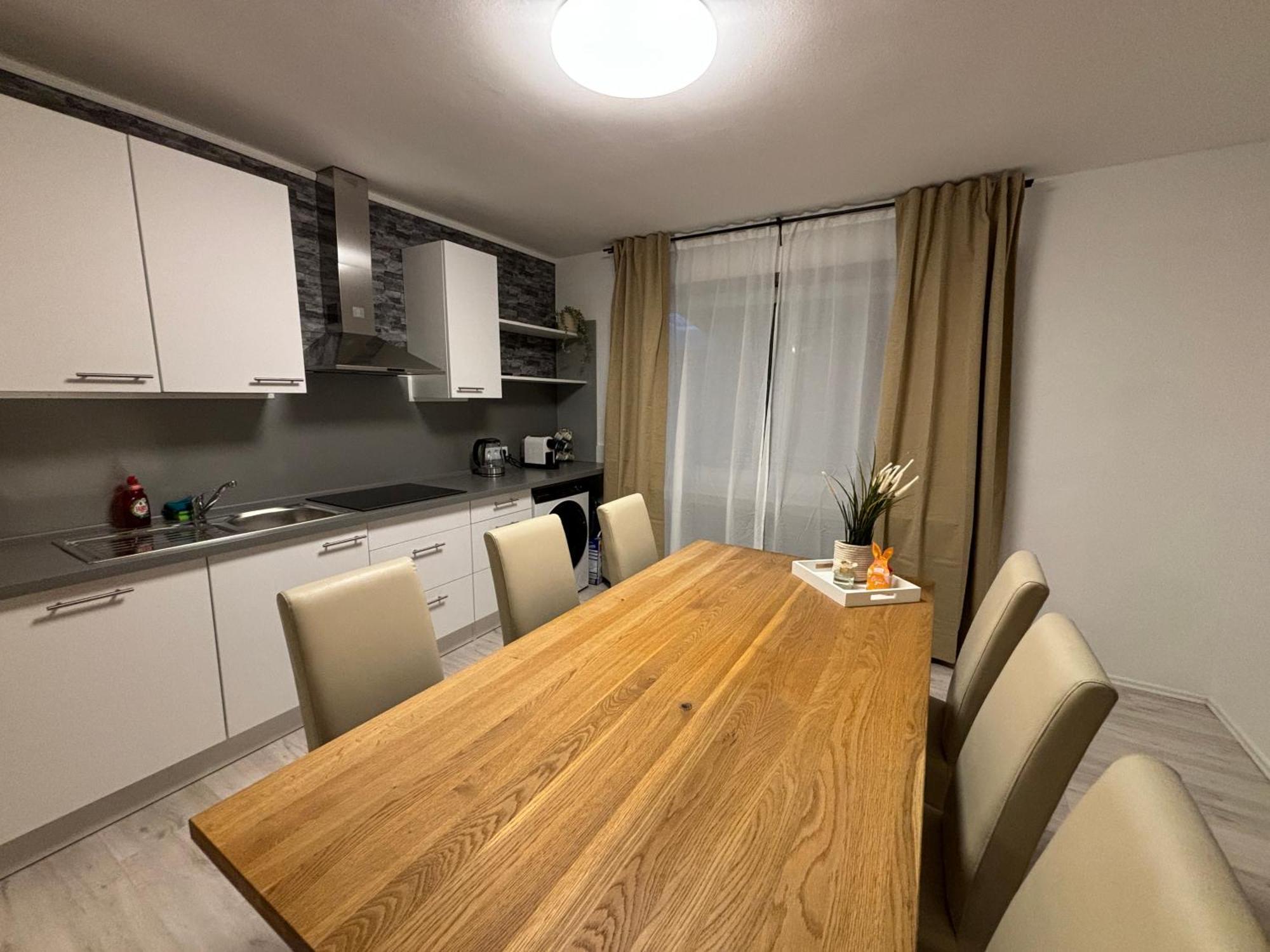 140Qm - 4 Zimmer- Parkplatz - Autobahn - Blauer See - Mallibase Apartments Garbsen Esterno foto