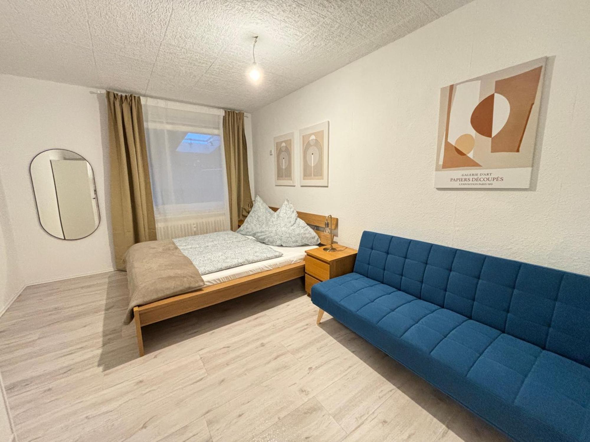 140Qm - 4 Zimmer- Parkplatz - Autobahn - Blauer See - Mallibase Apartments Garbsen Esterno foto